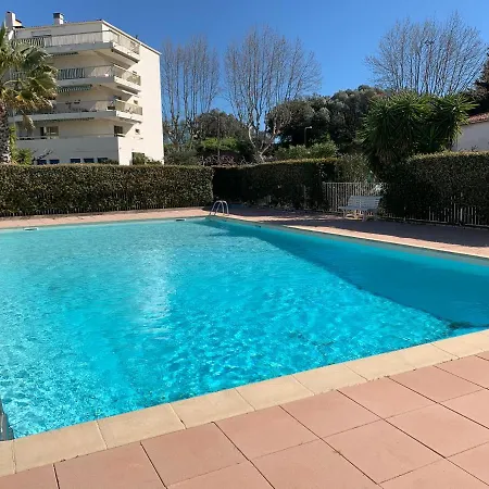 Studio De Standing Climatise, Avec Piscine, Proche De La Mer Fréjus Exterior foto
